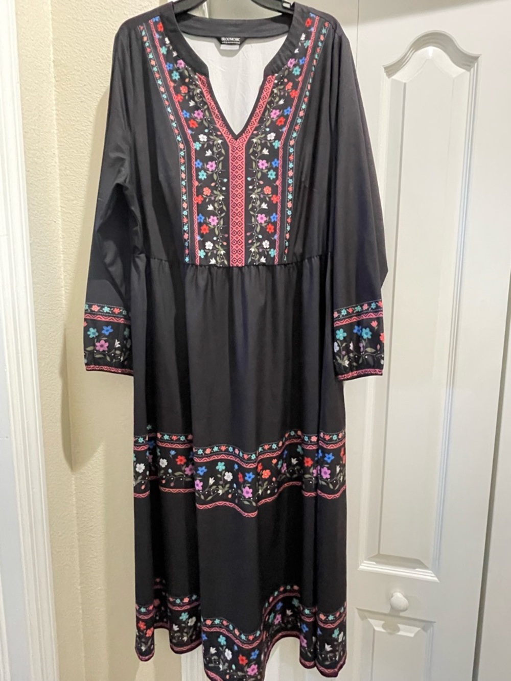 Black Maxi Dress with Pink and Multicolor Floral 18-20 (2x) EUC